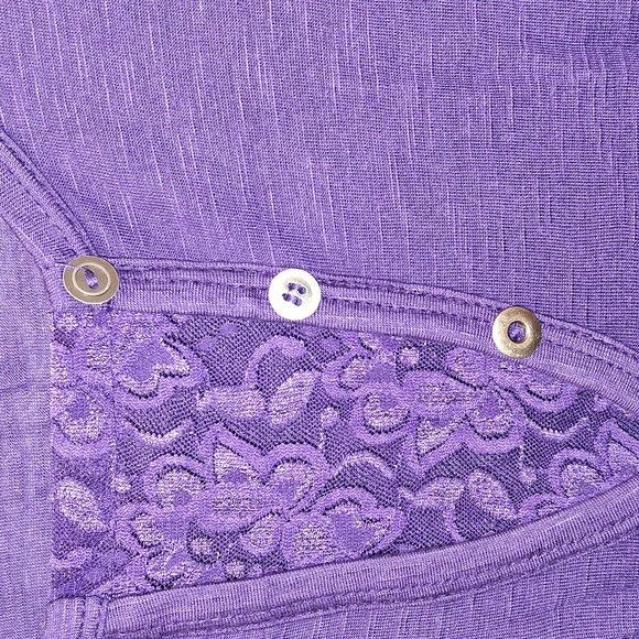 BKE Shirt EUC - Picture 9 of 9